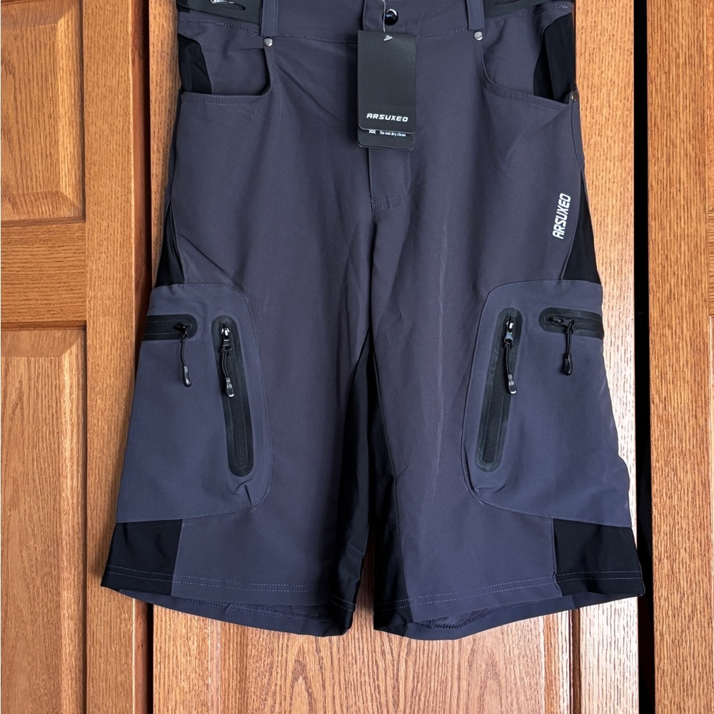 Arsuxeo NWT Men's Dark Gray Athletic Cycling Shorts M